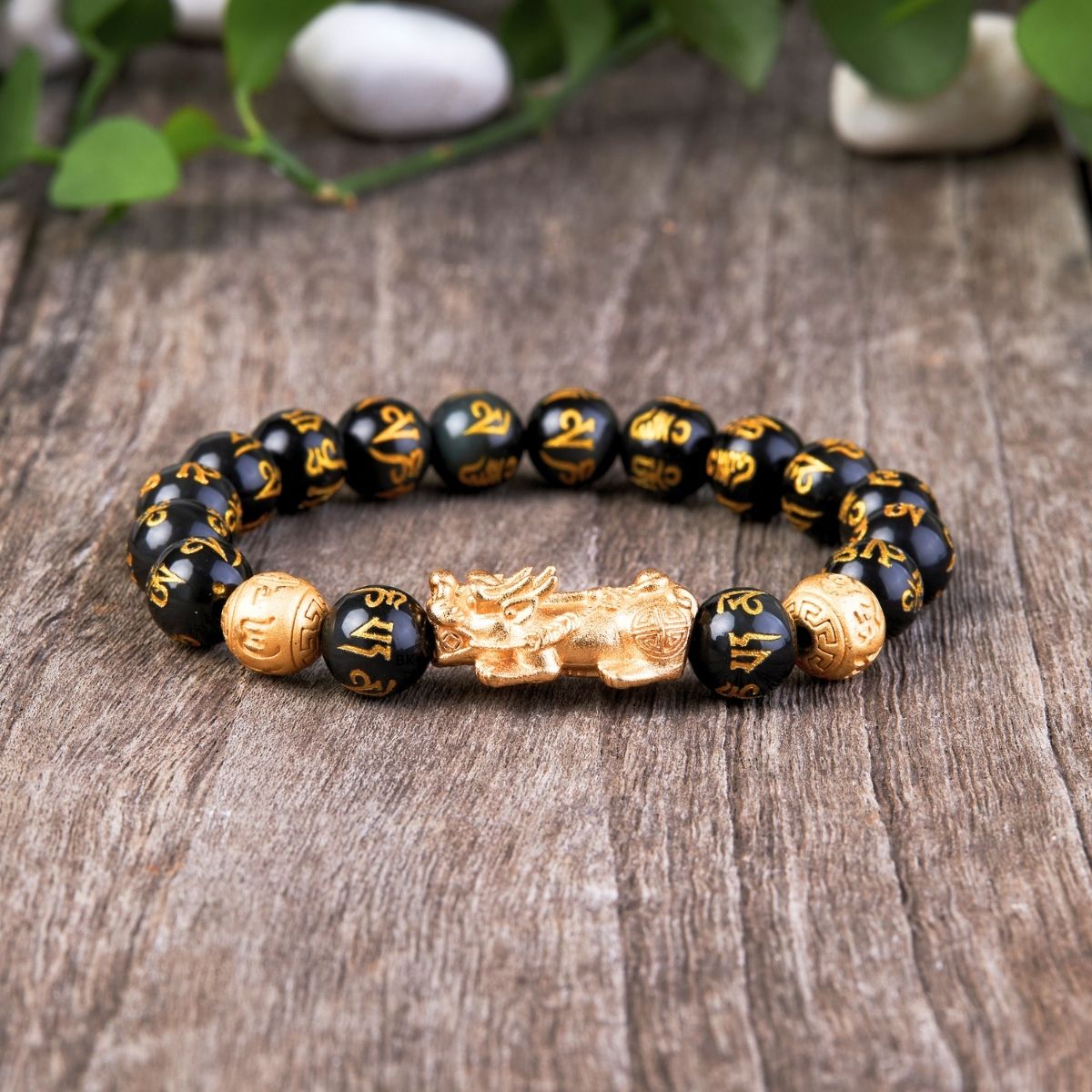Feng Shui Pixiu Black Obsidian Bracelet — material and bead closeup