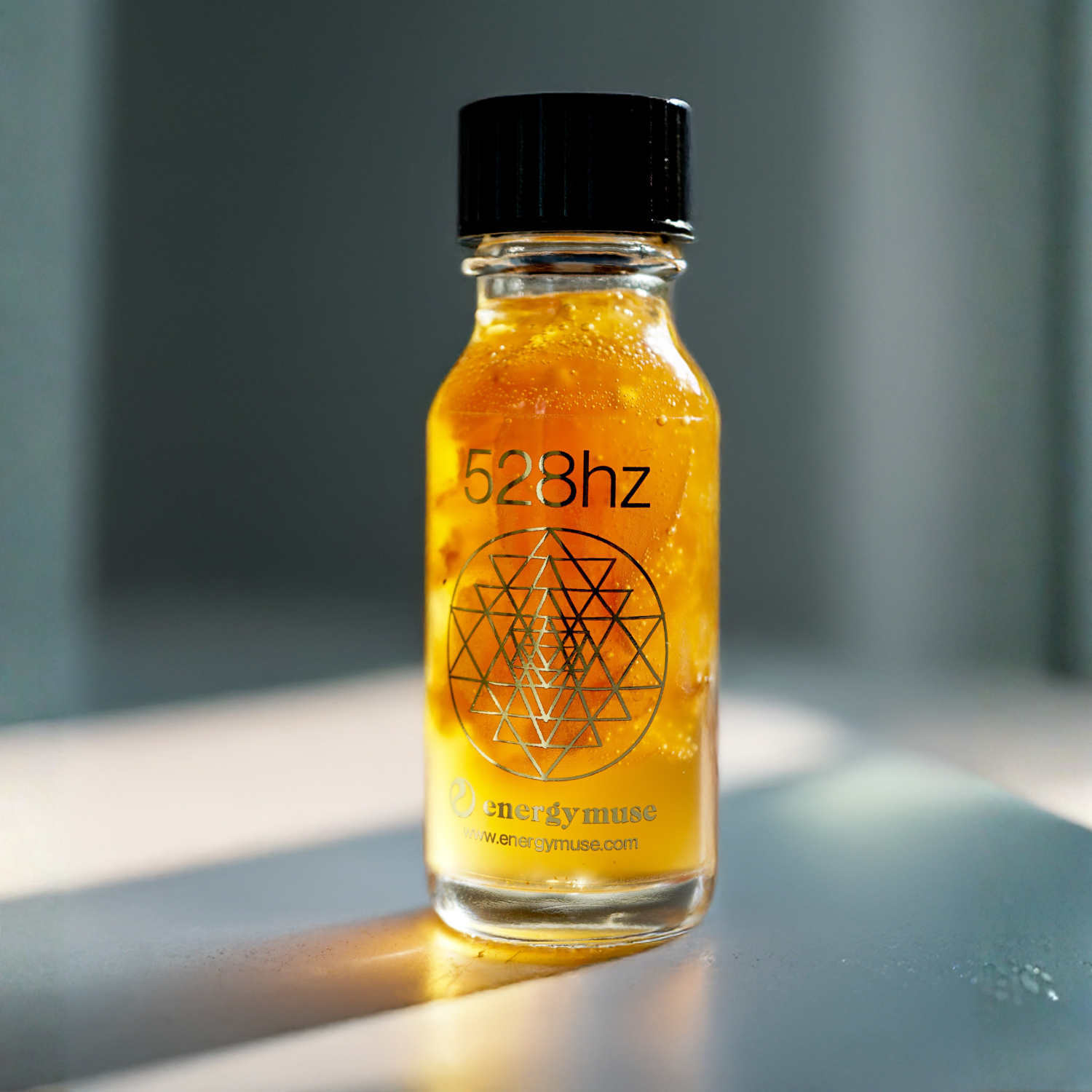 528Hz Healing & Renewal Ritual Oil - product view 2